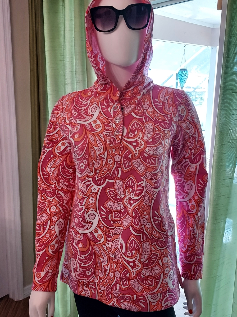 Women’s Pink Paisley Hoodie w 2 Pockets/ Snap Top/ Pullover Sweatshirt. NWT: XS